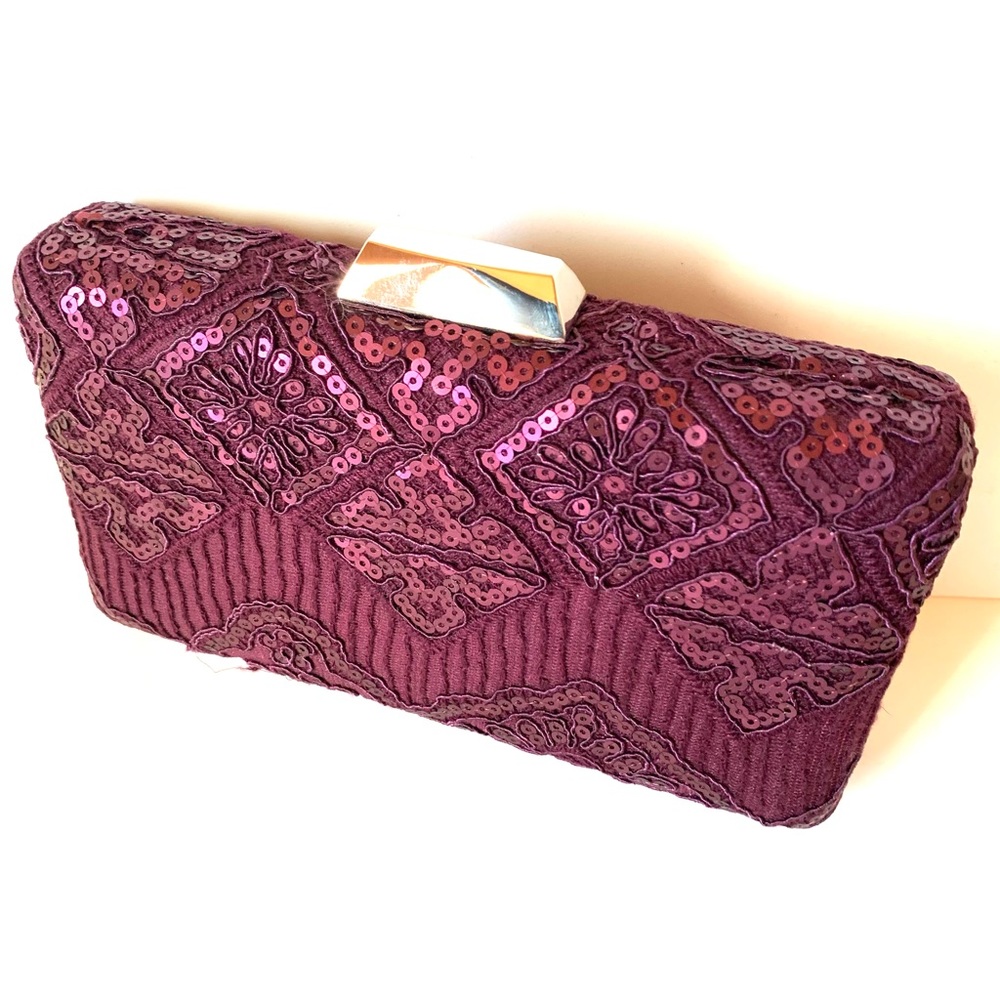 Tadashi Shoji Sequin NWT Clutch Bag Embroidered Purple. Detachable Silver Chain
